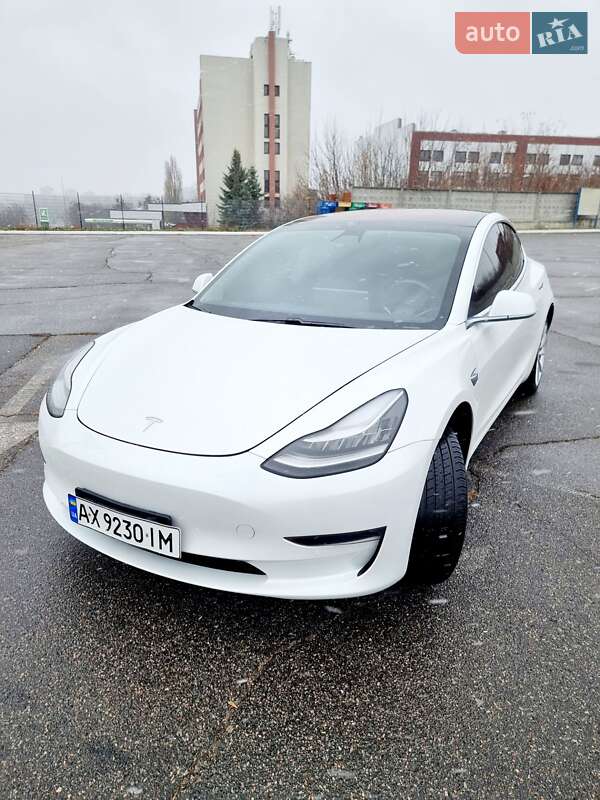 2018 TESLA Model 3