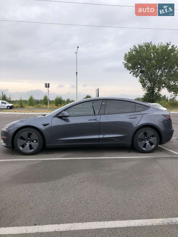 2022 tesla model 3