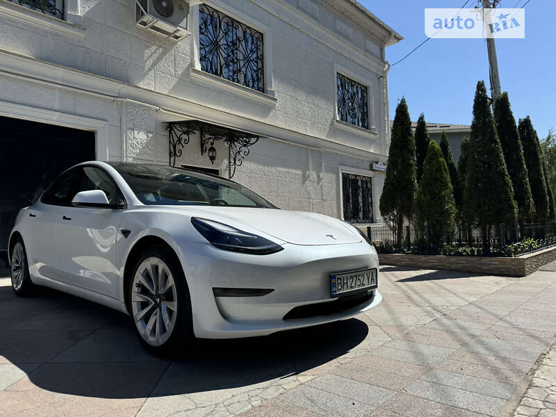 2022 tesla model 3