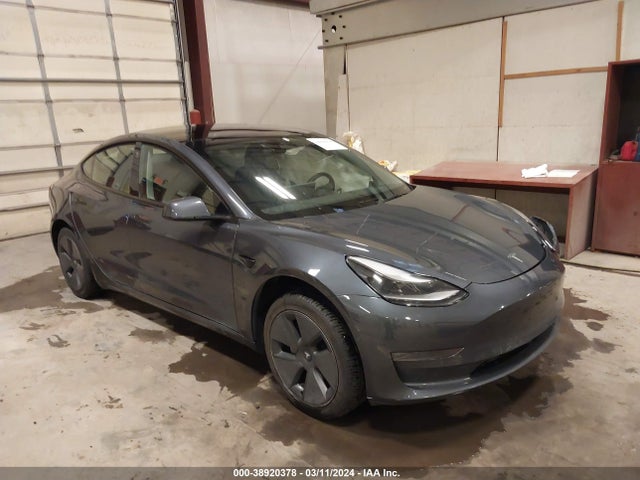 2022 tesla model 3
