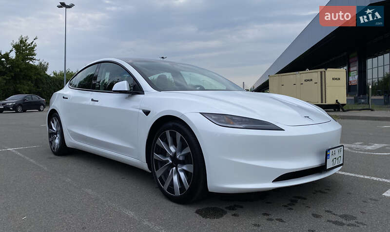 2024 TESLA Model 3