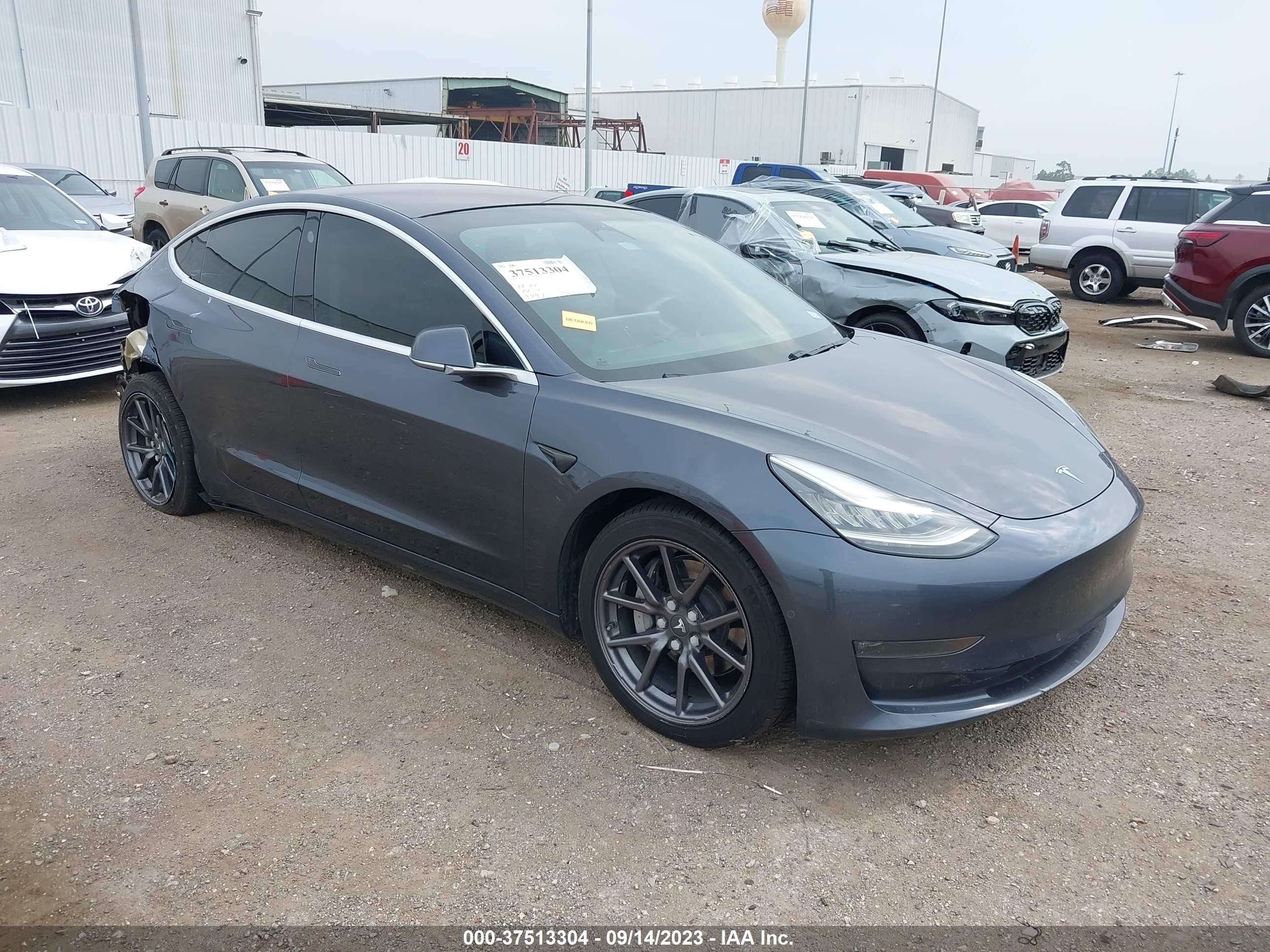 2018 TESLA Model 3