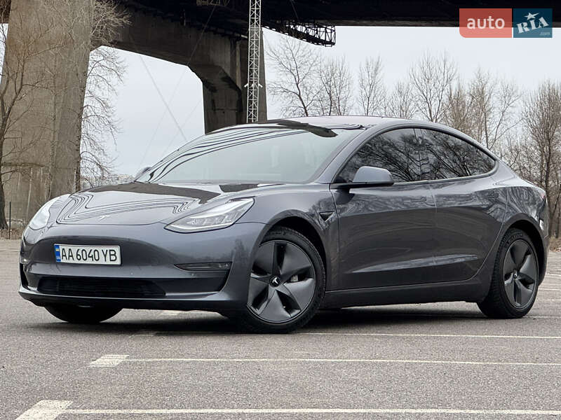 2018 TESLA Model 3