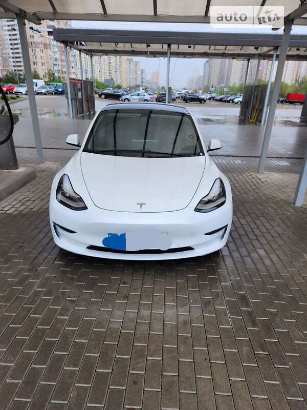 2022 tesla model 3