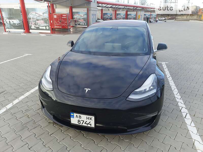 2018 TESLA Model 3