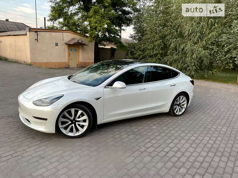 2020 tesla model 3