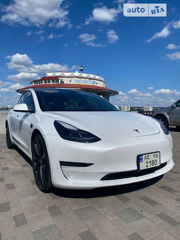 2021 tesla model 3