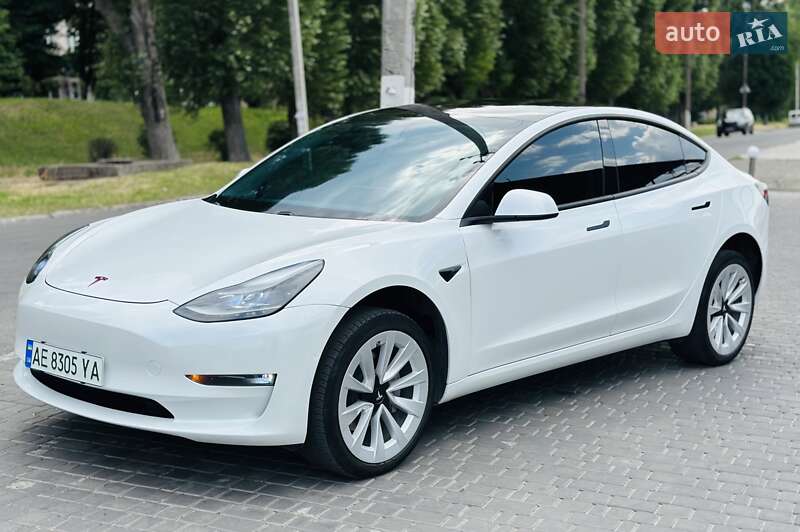 2021 TESLA Model 3