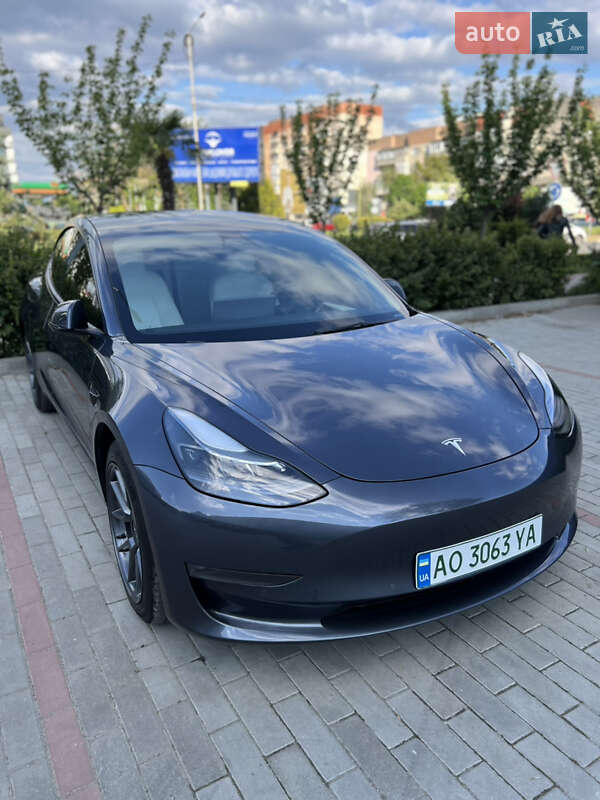 2022 tesla model 3