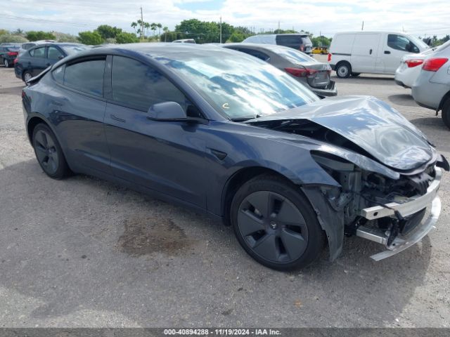 2022 TESLA Model 3