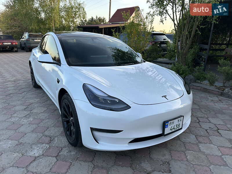 2022 tesla model 3