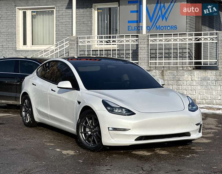 2022 tesla model 3