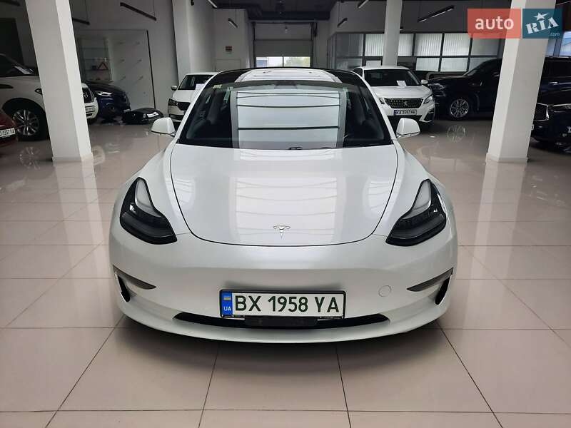 2020 TESLA Model 3