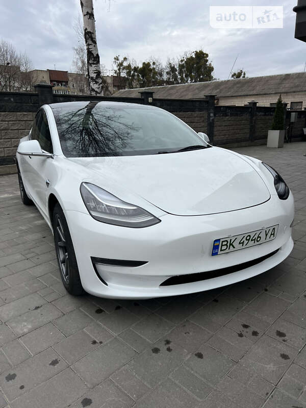2020 tesla model 3
