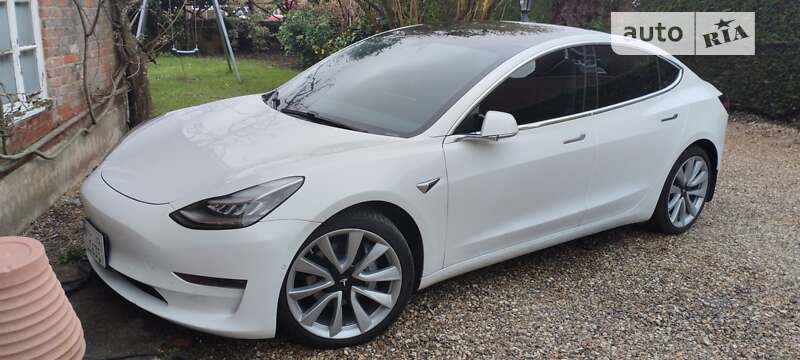 2019 tesla model 3