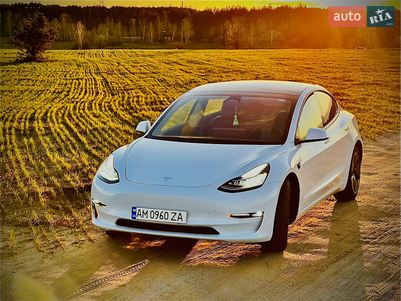 2022 tesla model 3