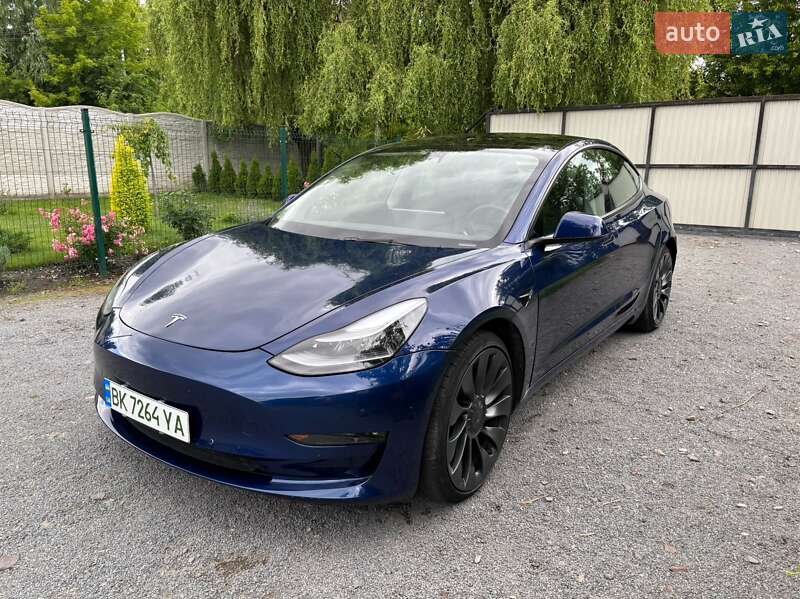 2022 tesla model 3