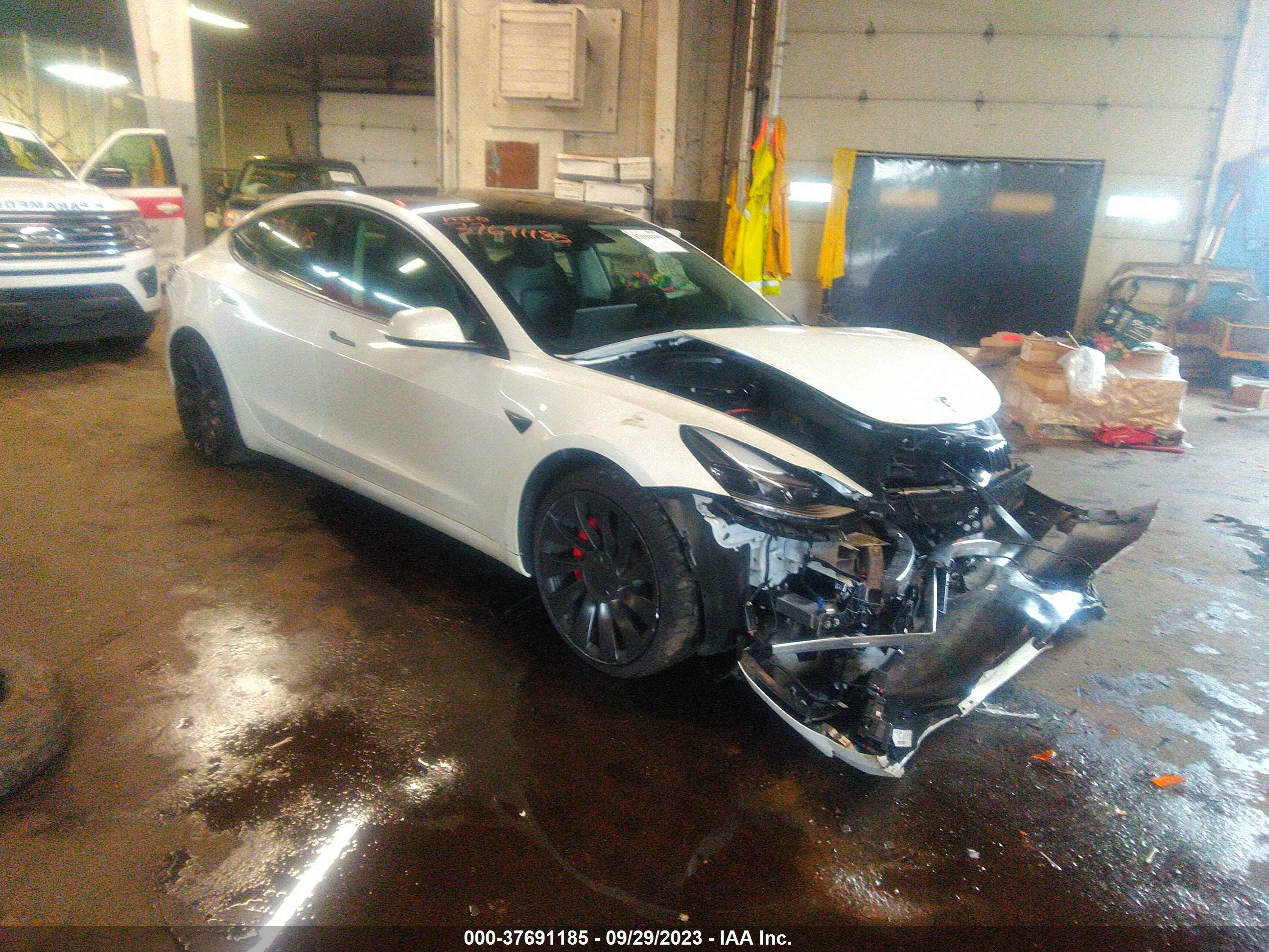 2023 TESLA Model 3
