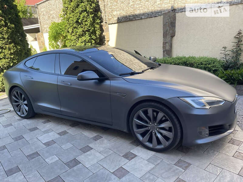 2016 TESLA Model S