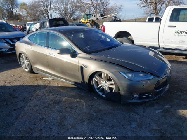 2015 TESLA Model S