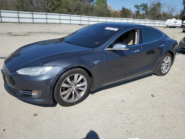 2015 TESLA Model S