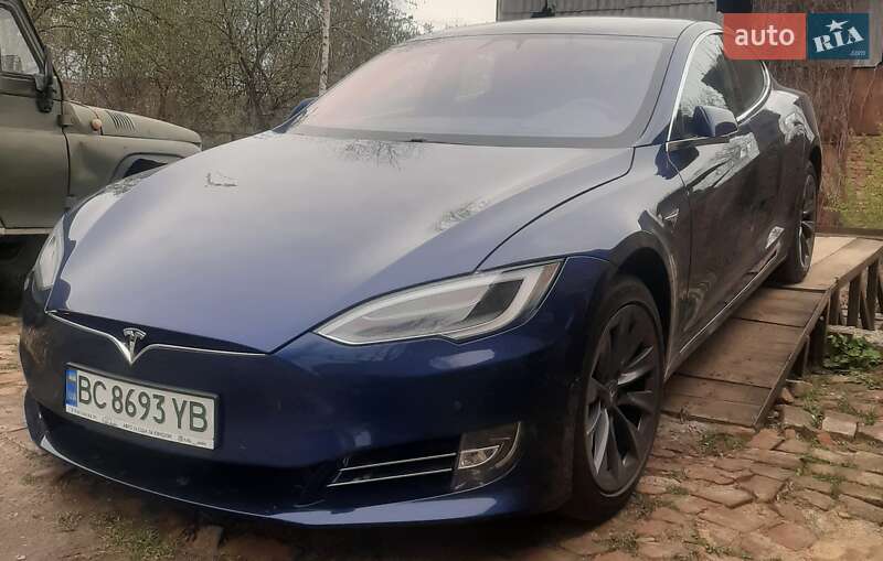 2020 TESLA Model S