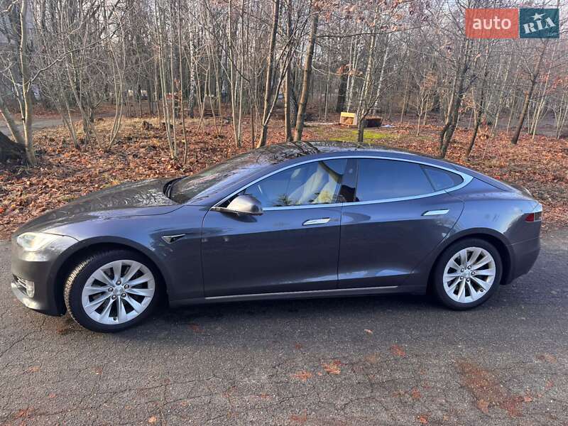 2016 TESLA Model S