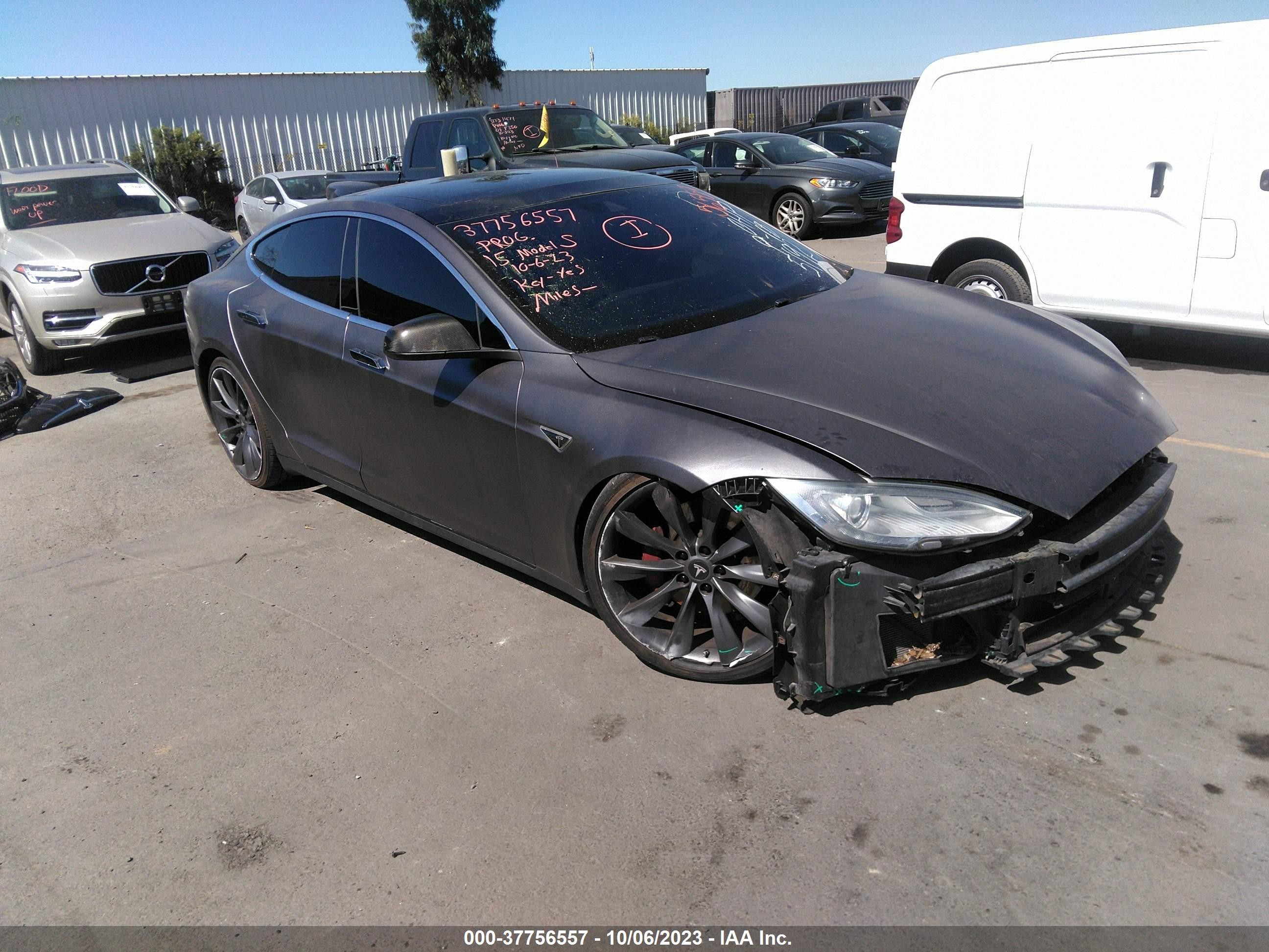2015 TESLA Model S