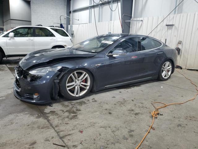 2015 TESLA Model S