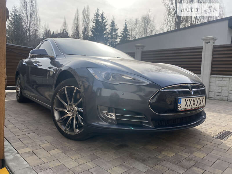 2014 TESLA Model S