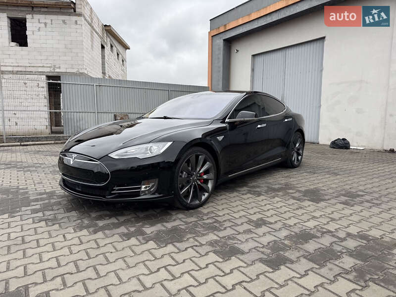 2014 TESLA Model S
