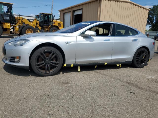 2015 TESLA Model S