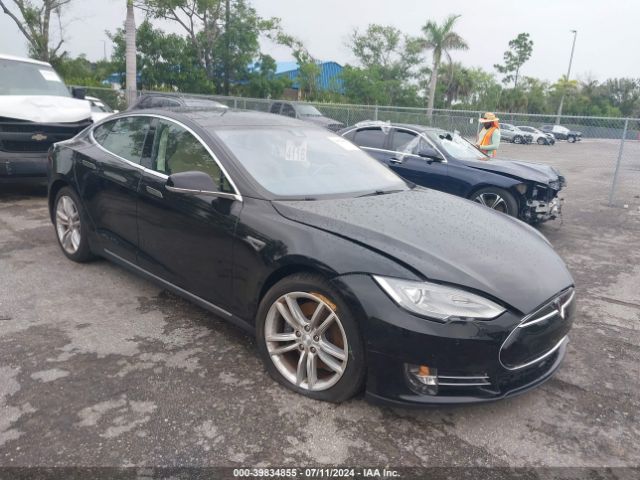 2015 TESLA Model S