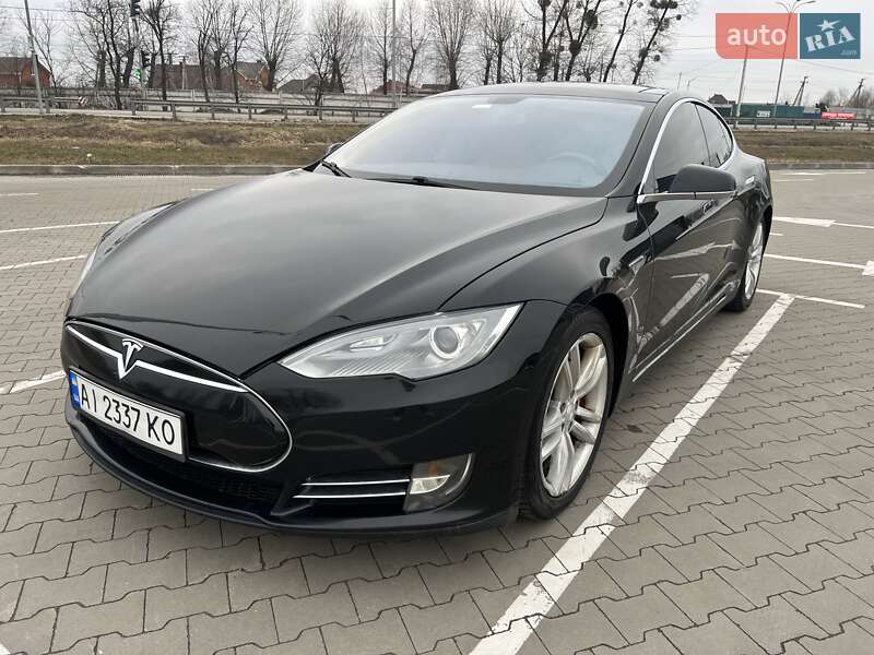 2014 TESLA Model S