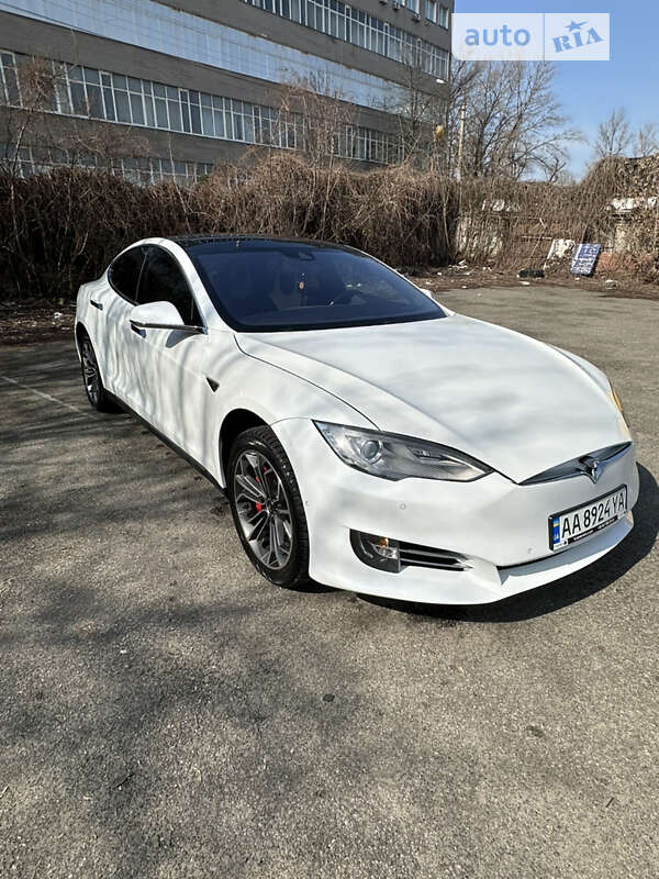 2014 TESLA Model S