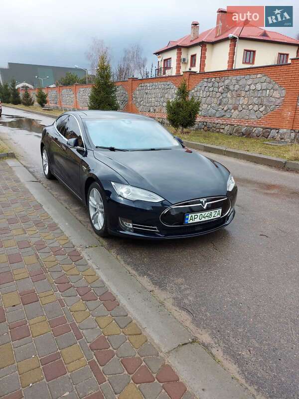 2015 tesla s-85