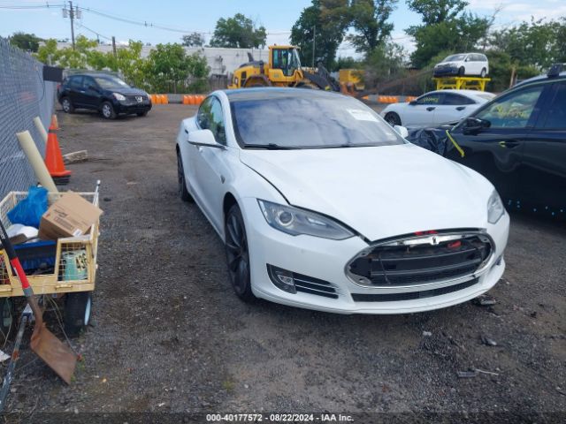 2015 TESLA Model S