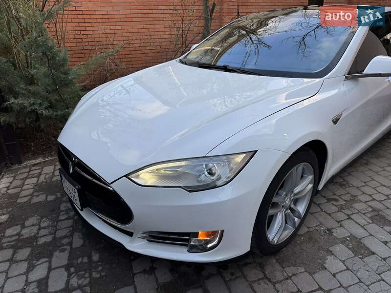 2014 tesla model s