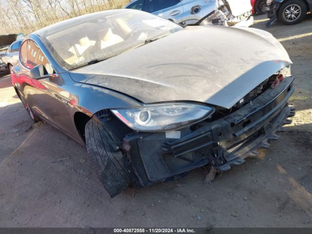 2015 TESLA Model S