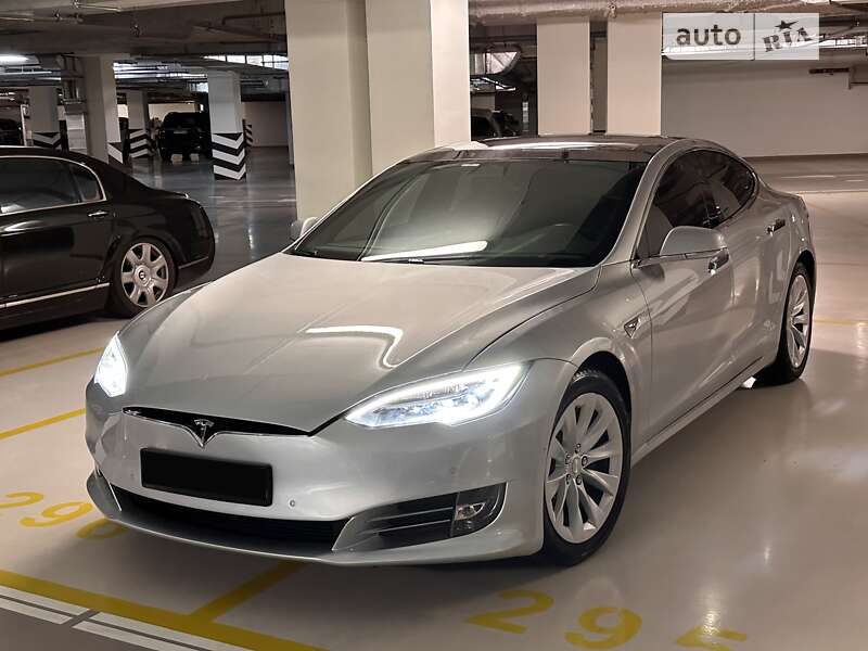 2018 tesla model s100d