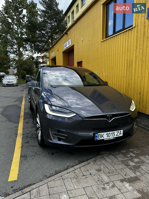 2019 tesla model x