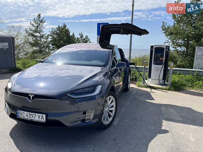 2017 tesla model x