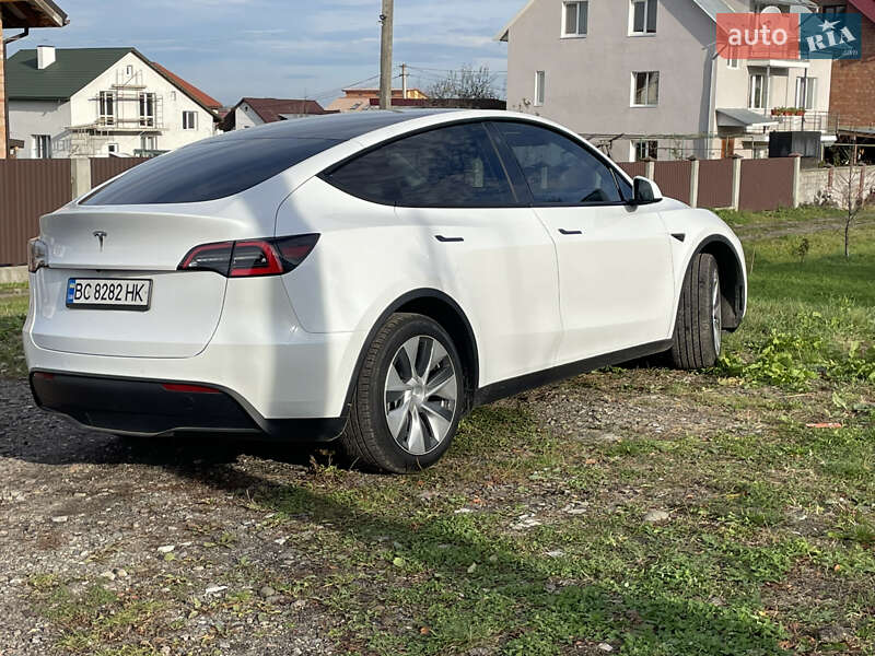 2021 tesla model y