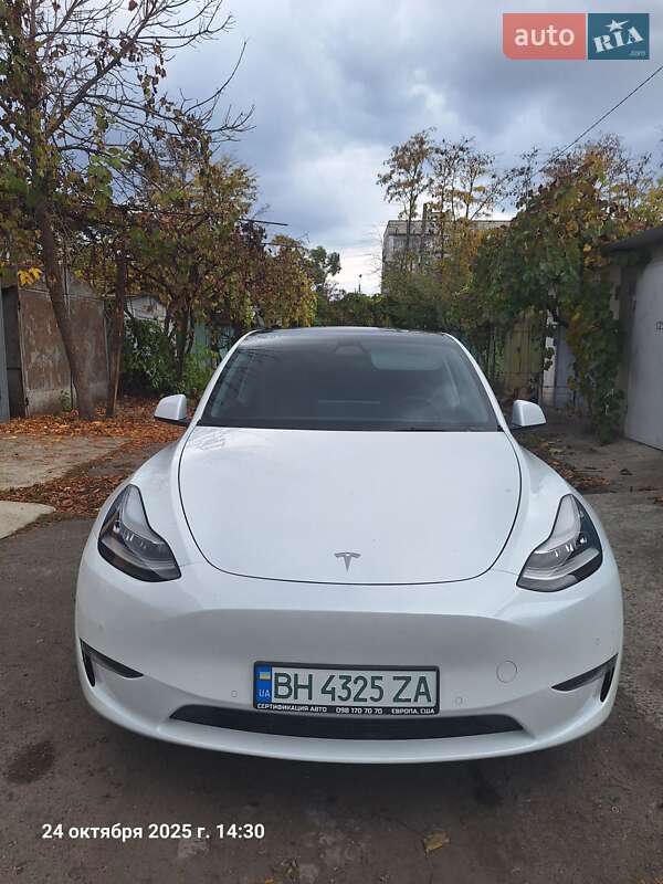 2021 tesla model y