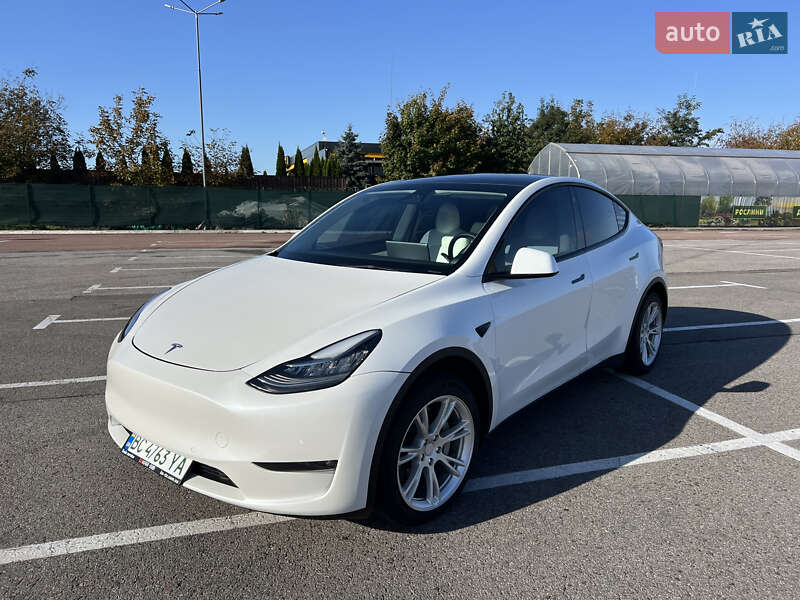 2021 tesla model y