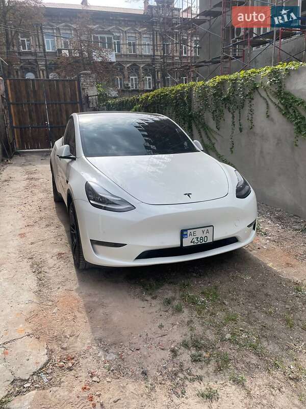 2021 tesla model y