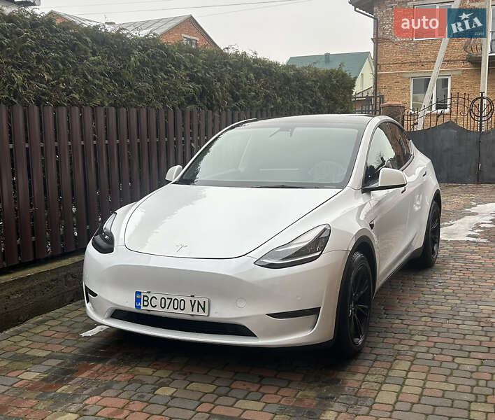 2021 tesla model y