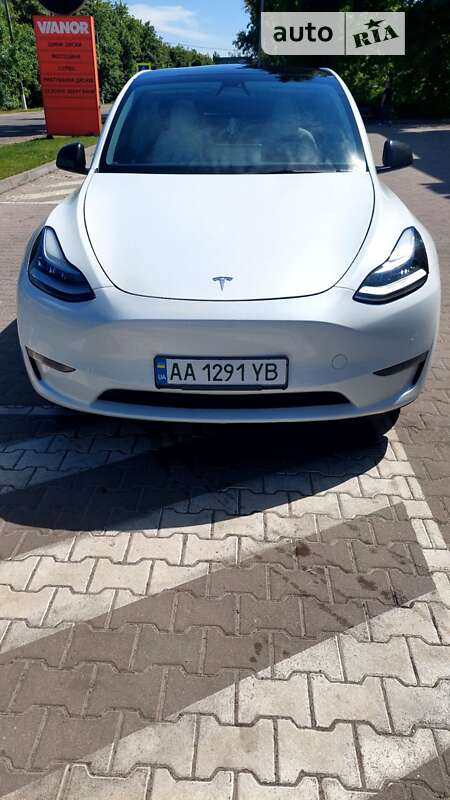 2021 tesla model y