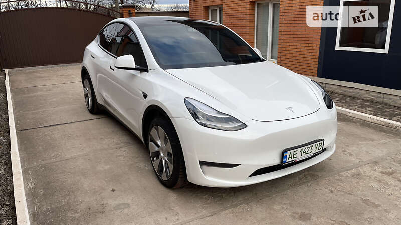 2020 tesla model y