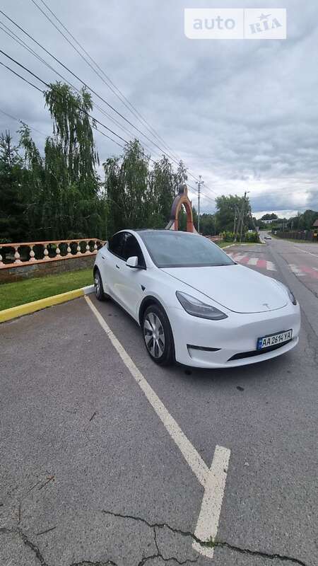 2021 tesla model y